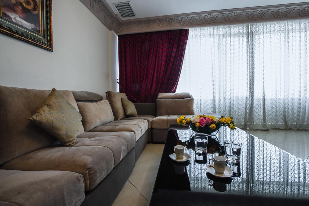 Sara Plaza (Adults Only) Aparthotel Κουβέιτ Εξωτερικό φωτογραφία