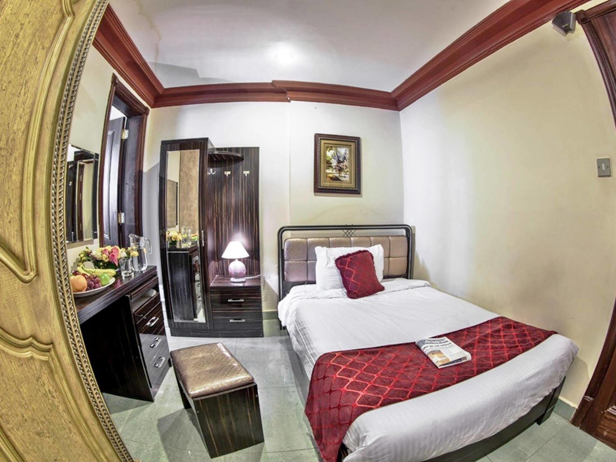 Sara Plaza (Adults Only) Aparthotel Κουβέιτ Εξωτερικό φωτογραφία
